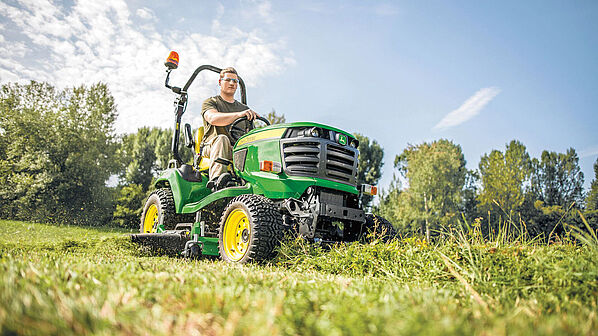 Kommunal Rasentraktor John Deere