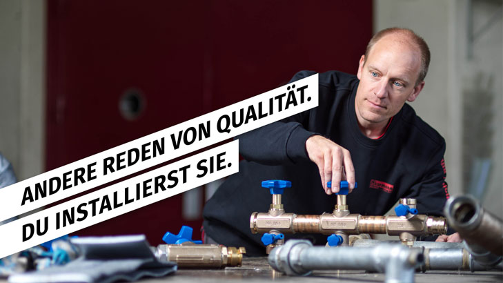 Sanitärinstallateur:in